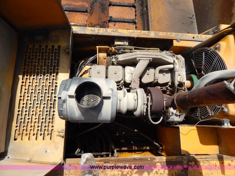 image for item H3442 2000 Blaw-Knox PF5510 crawler asphalt paver