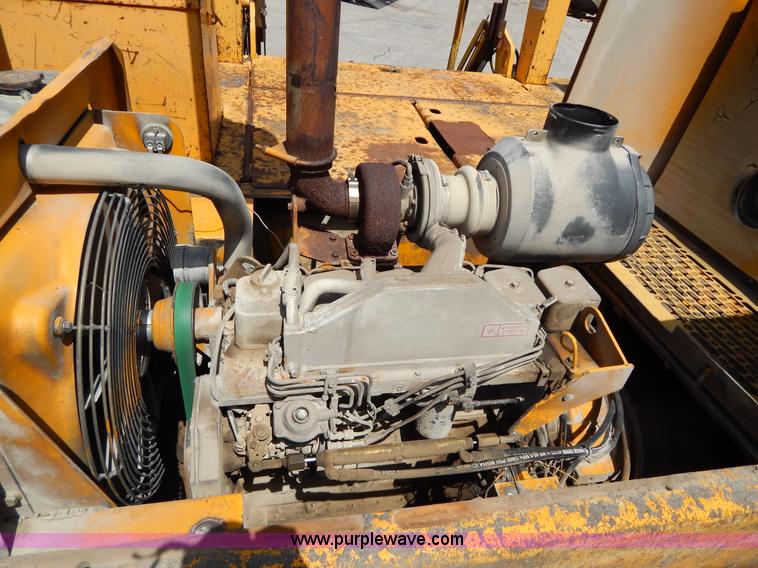 image for item H3442 2000 Blaw-Knox PF5510 crawler asphalt paver