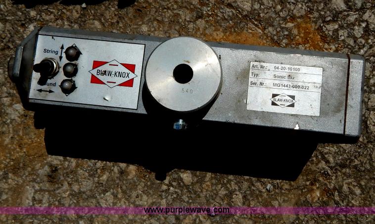 image for item H3442 2000 Blaw-Knox PF5510 crawler asphalt paver