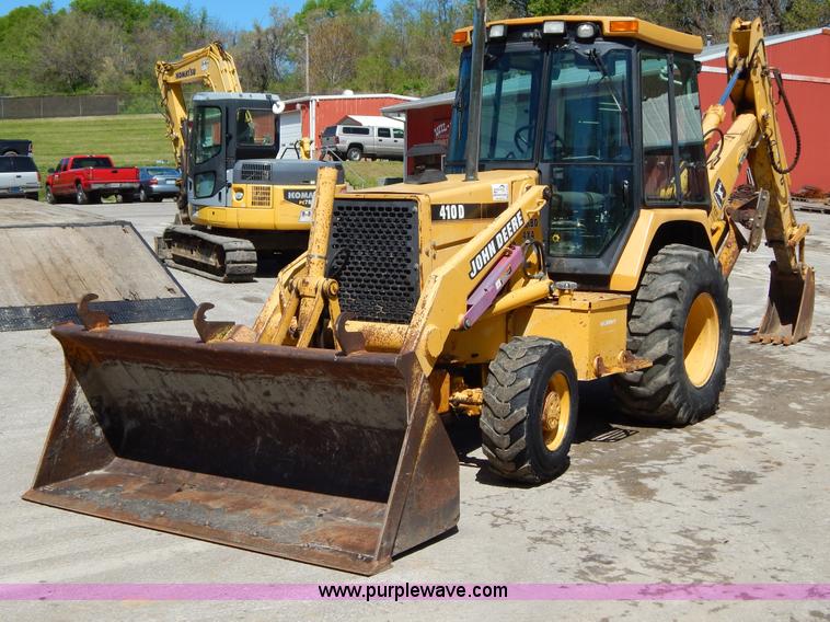 image for item H3444 1995 John Deere 410D backhoe