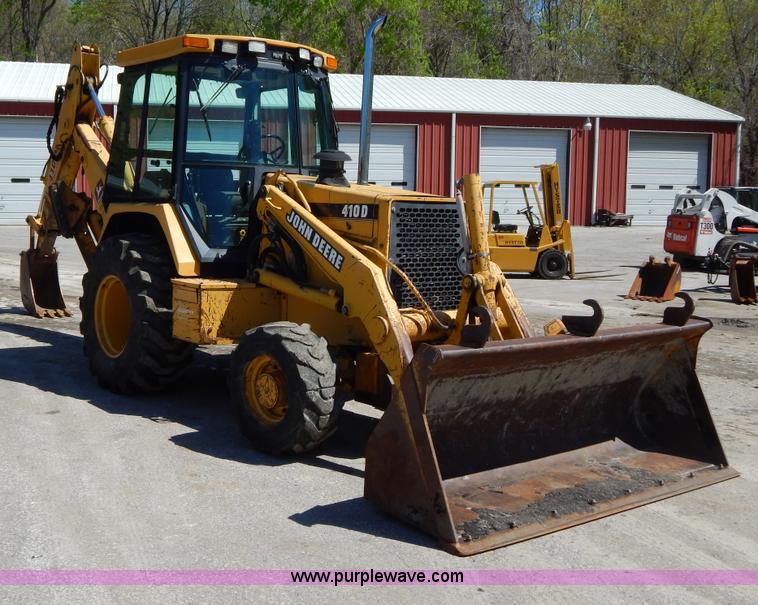 image for item H3444 1995 John Deere 410D backhoe