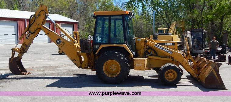 image for item H3444 1995 John Deere 410D backhoe