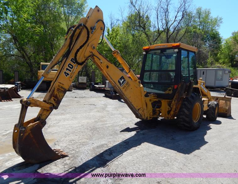 image for item H3444 1995 John Deere 410D backhoe