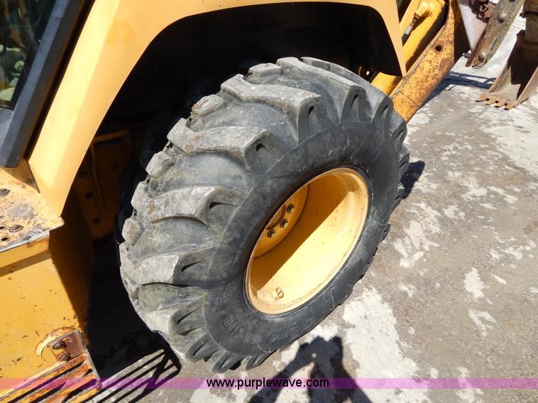 image for item H3444 1995 John Deere 410D backhoe