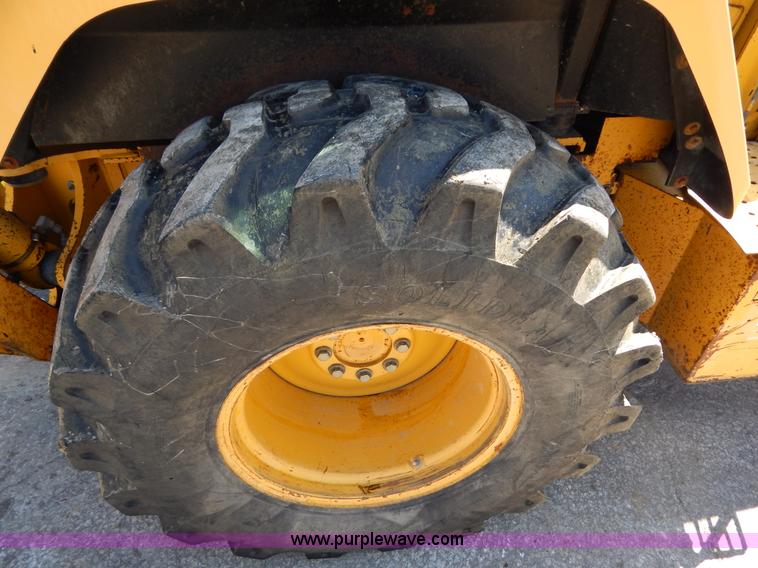 image for item H3444 1995 John Deere 410D backhoe