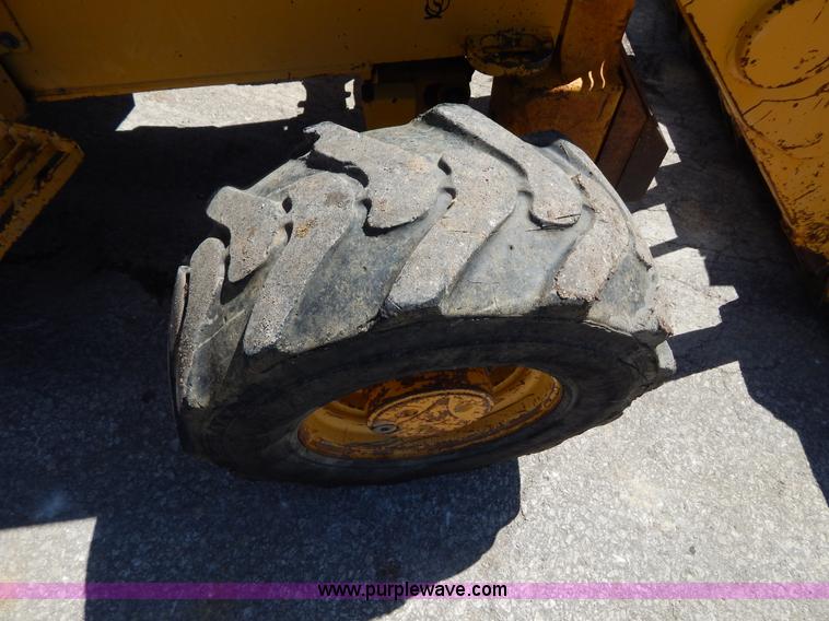 image for item H3444 1995 John Deere 410D backhoe