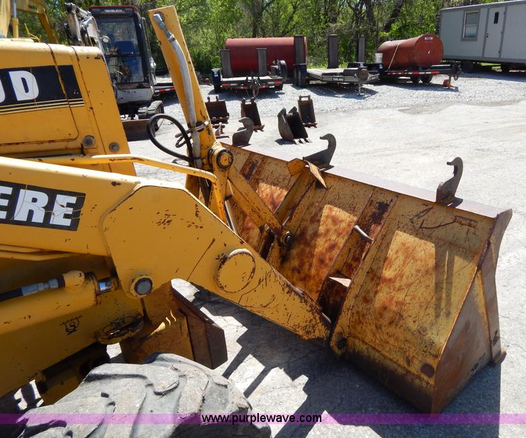 image for item H3444 1995 John Deere 410D backhoe