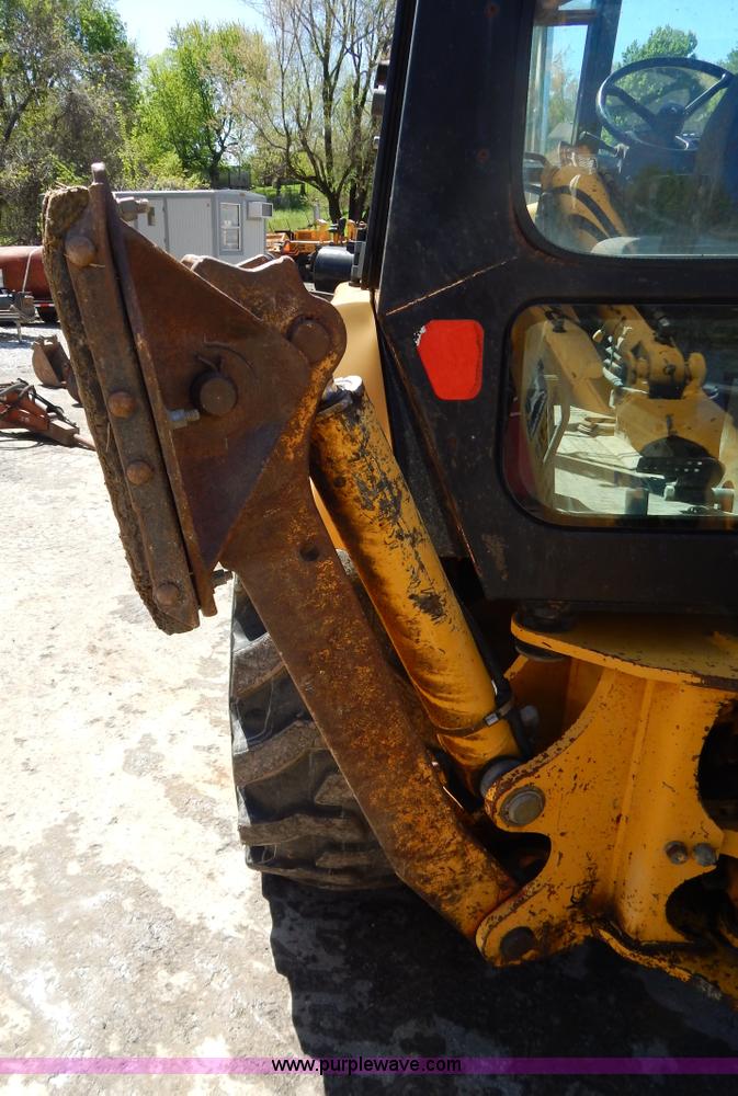 image for item H3444 1995 John Deere 410D backhoe