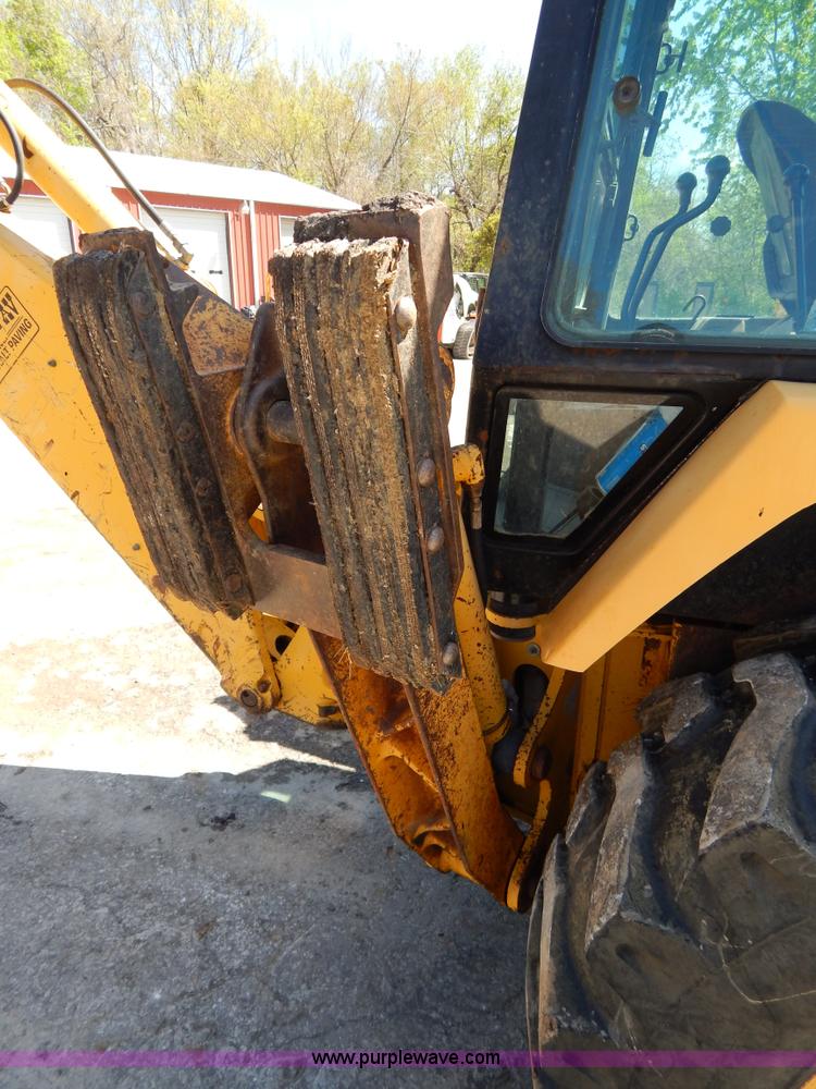 image for item H3444 1995 John Deere 410D backhoe