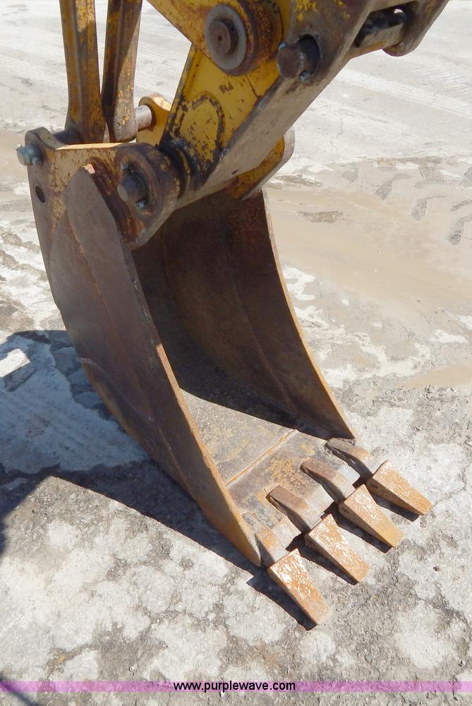 image for item H3444 1995 John Deere 410D backhoe