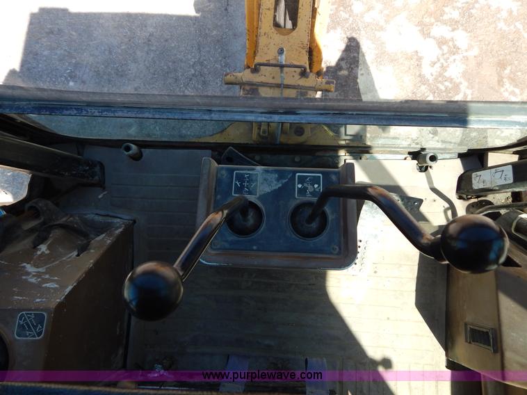 image for item H3444 1995 John Deere 410D backhoe