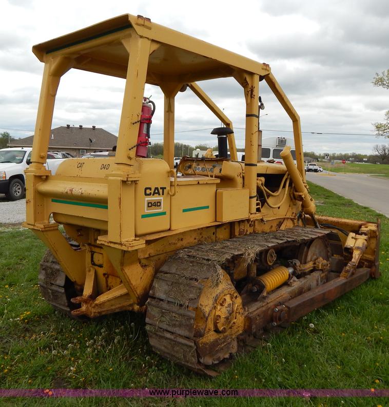 image for item H3445 1973 Caterpillar D4D dozer