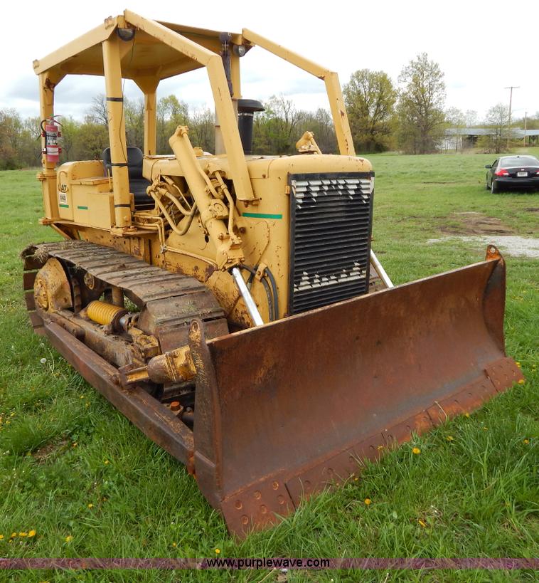 image for item H3445 1973 Caterpillar D4D dozer