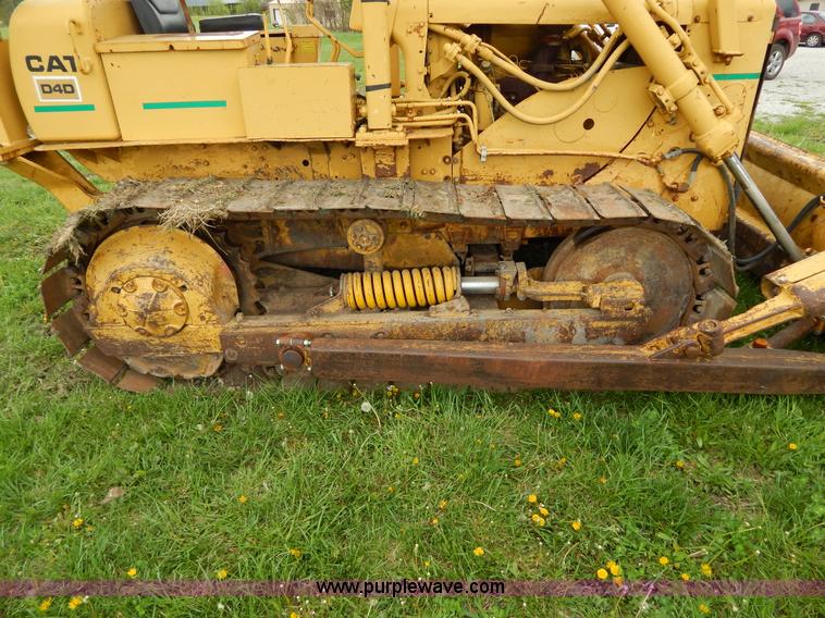 image for item H3445 1973 Caterpillar D4D dozer