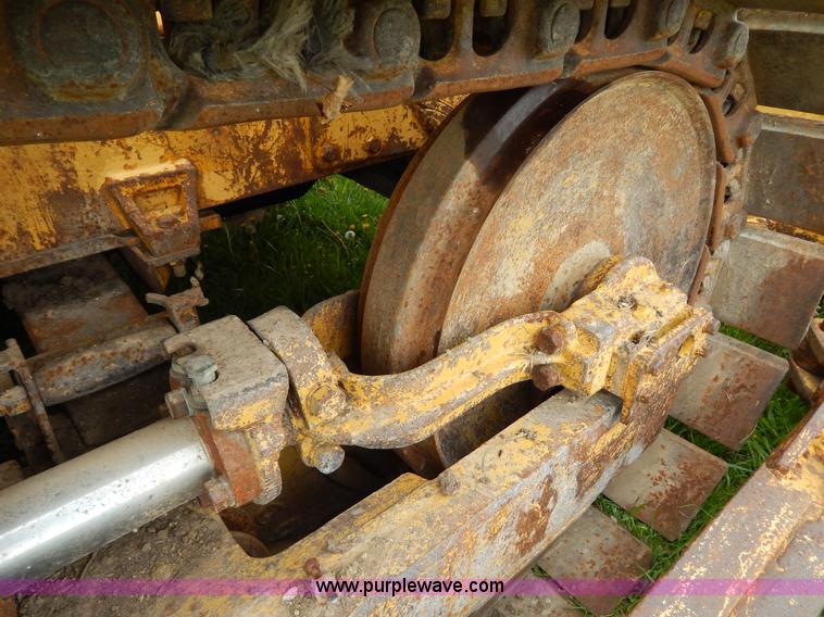 image for item H3445 1973 Caterpillar D4D dozer