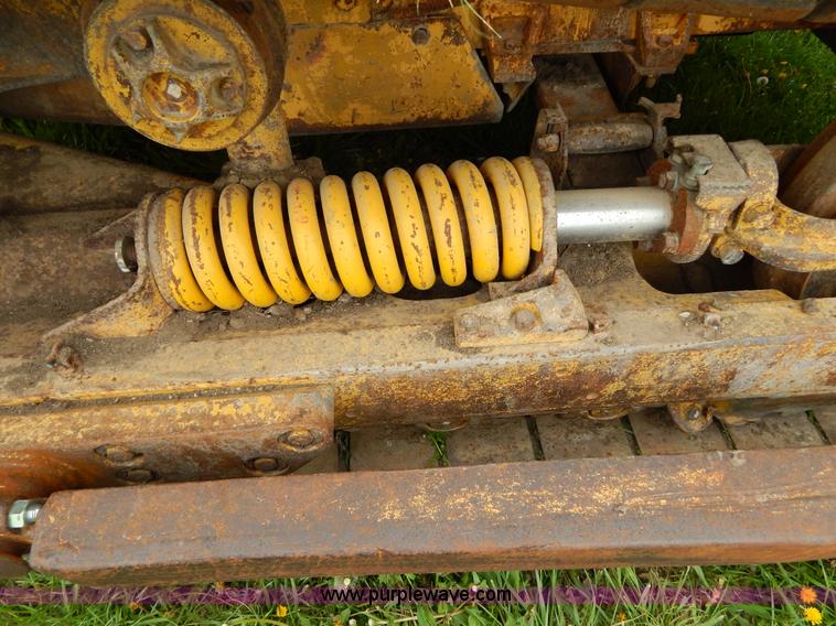 image for item H3445 1973 Caterpillar D4D dozer