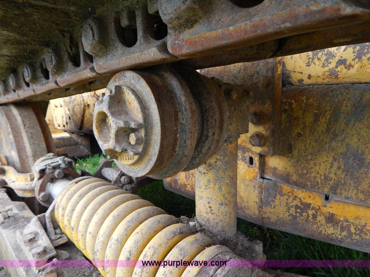 image for item H3445 1973 Caterpillar D4D dozer