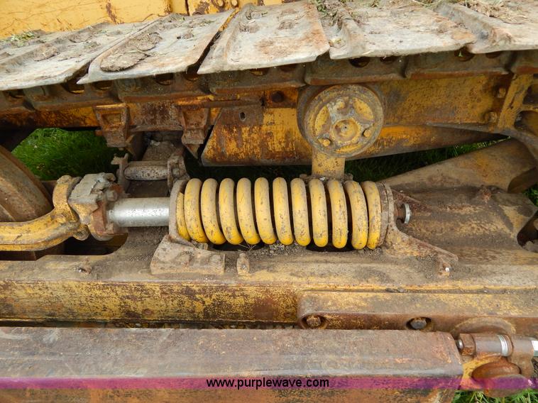 image for item H3445 1973 Caterpillar D4D dozer