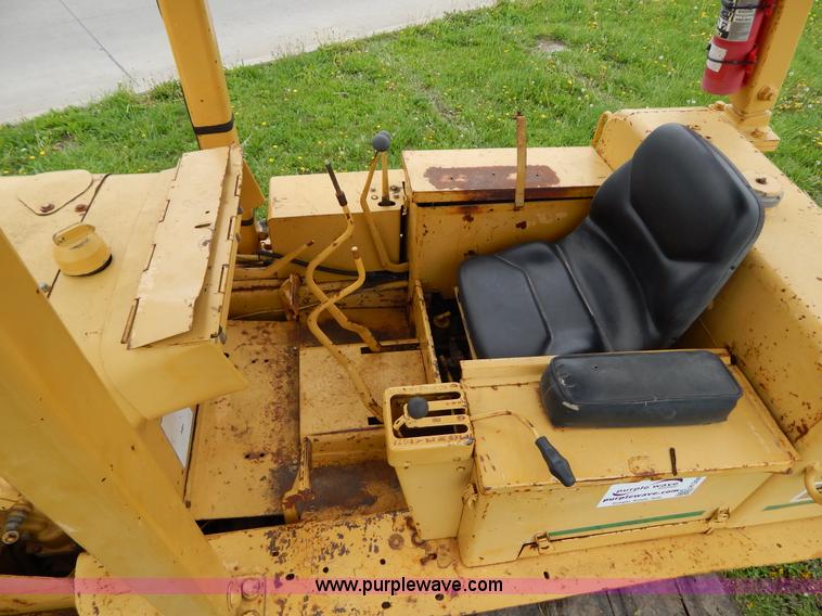 image for item H3445 1973 Caterpillar D4D dozer