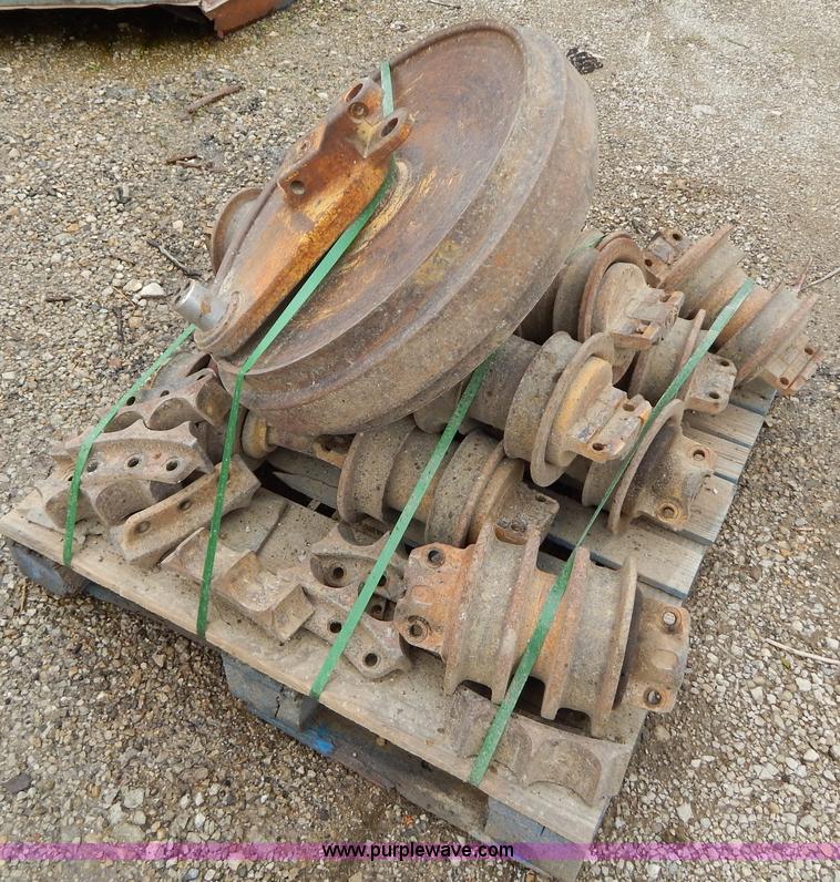 image for item H3446 Assorted Caterpillar 963 parts