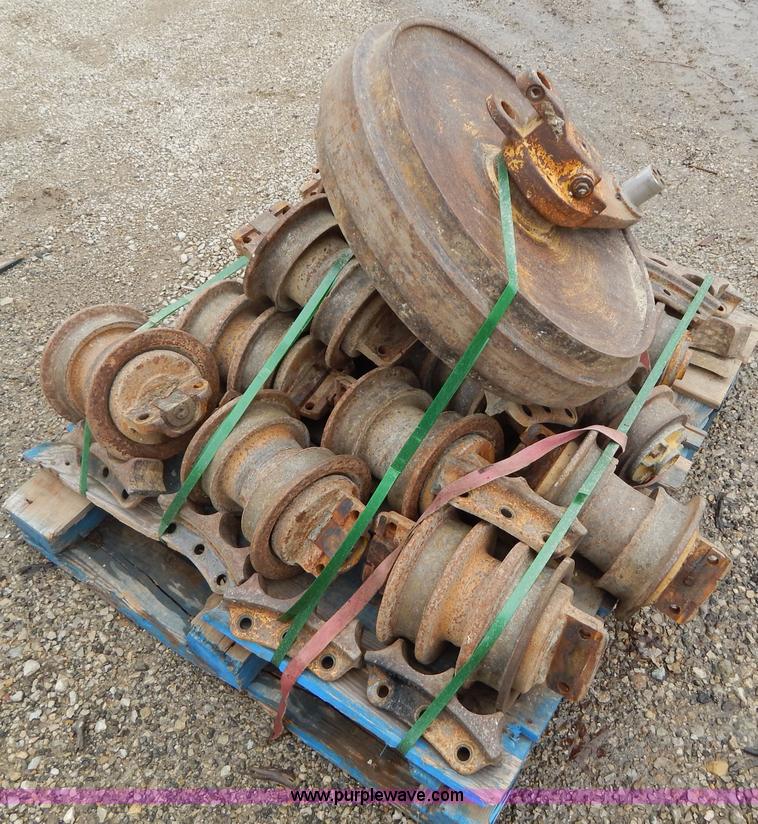 image for item H3446 Assorted Caterpillar 963 parts