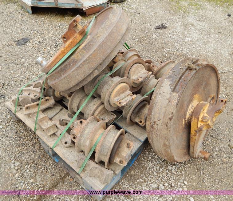 image for item H3446 Assorted Caterpillar 963 parts