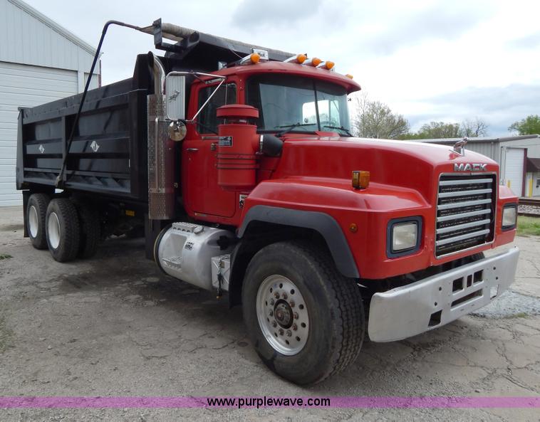 image for item H3448 1997 Mack RD688S dump truck