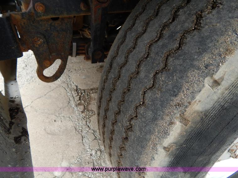 image for item H3448 1997 Mack RD688S dump truck