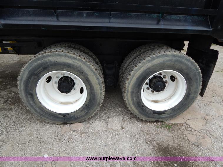 image for item H3448 1997 Mack RD688S dump truck