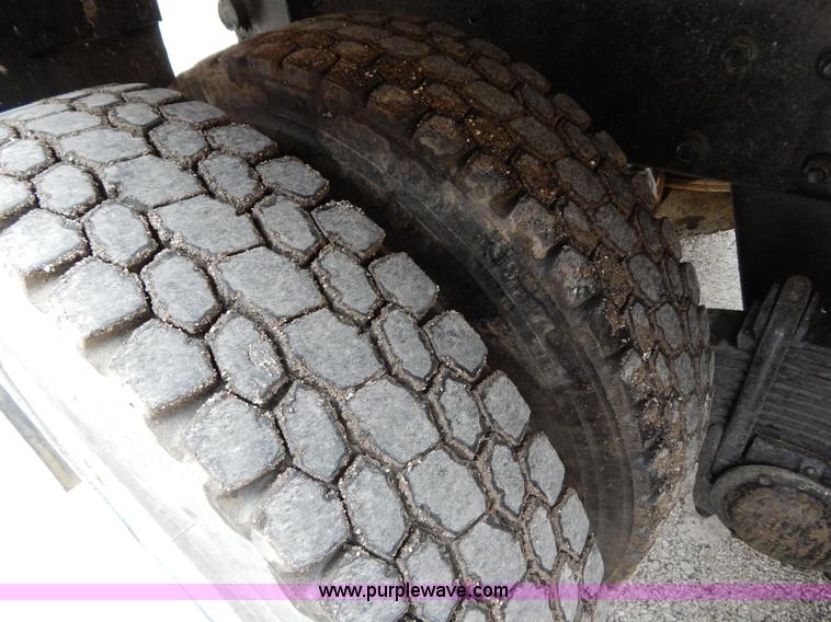 image for item H3448 1997 Mack RD688S dump truck