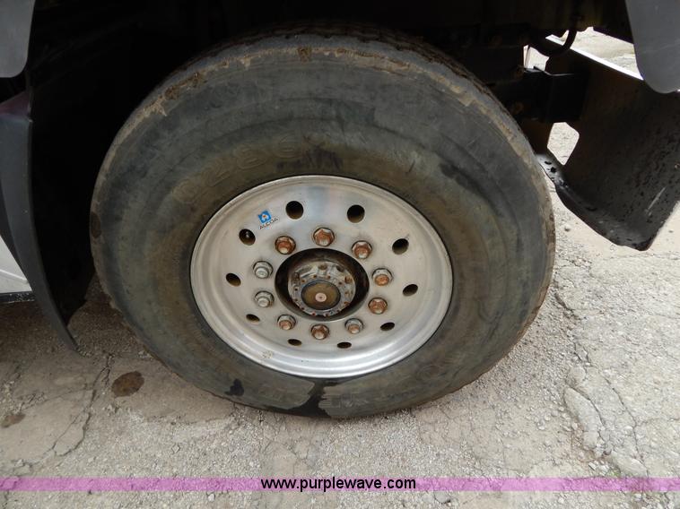 image for item H3448 1997 Mack RD688S dump truck