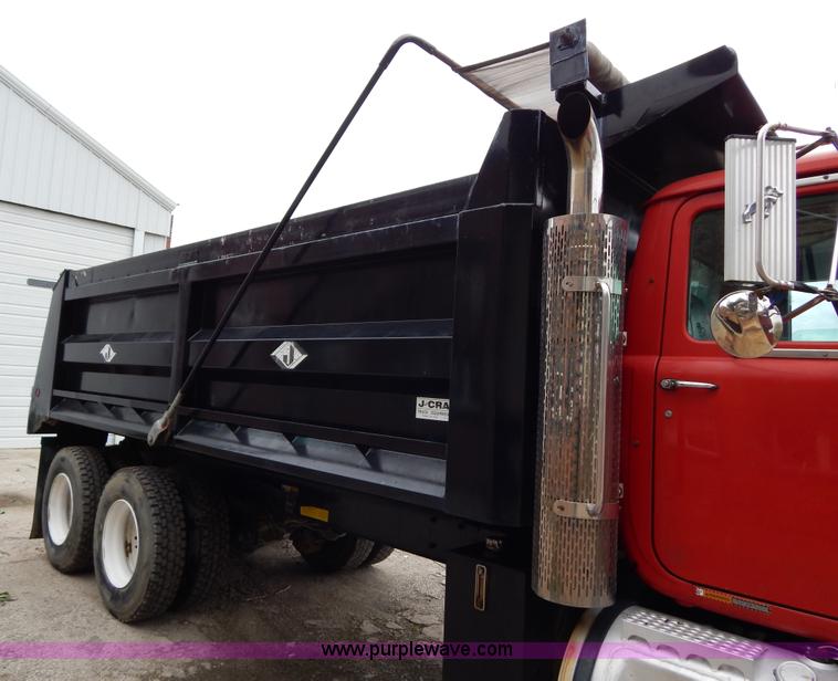 image for item H3448 1997 Mack RD688S dump truck
