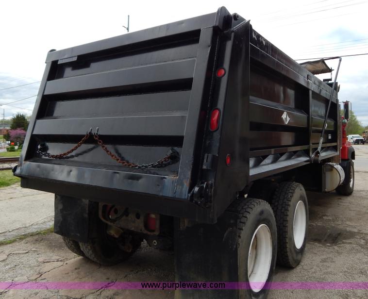 image for item H3448 1997 Mack RD688S dump truck