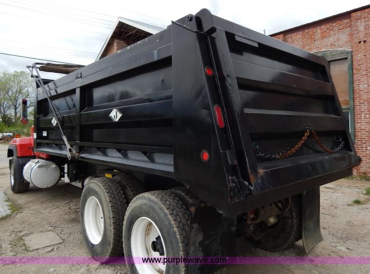 image for item H3448 1997 Mack RD688S dump truck