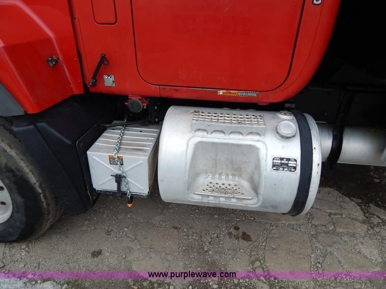 image for item H3448 1997 Mack RD688S dump truck