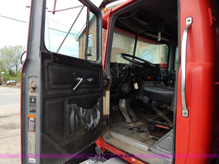 image for item H3448 1997 Mack RD688S dump truck