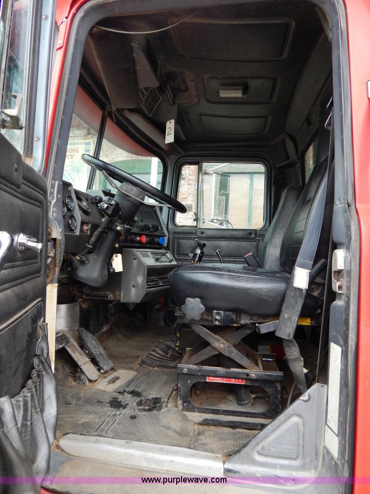 image for item H3448 1997 Mack RD688S dump truck