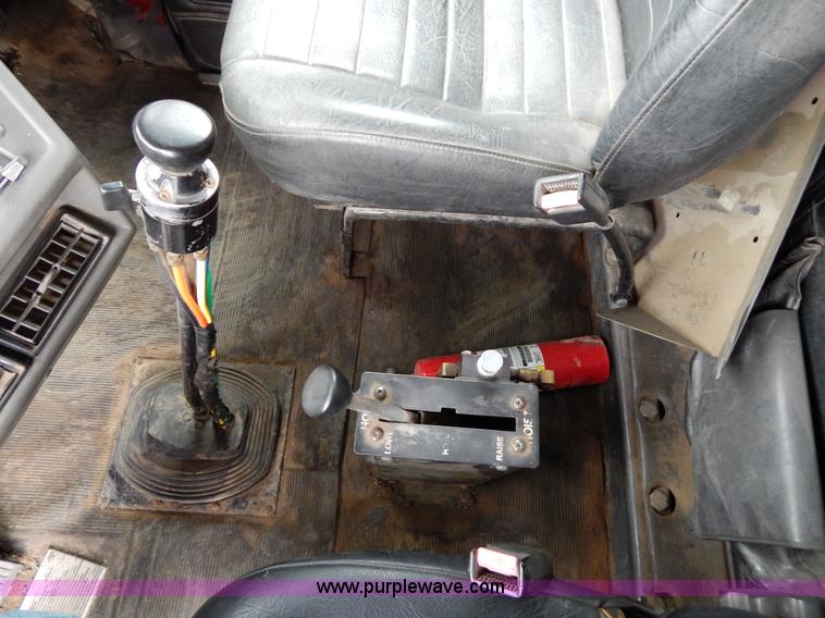 image for item H3448 1997 Mack RD688S dump truck