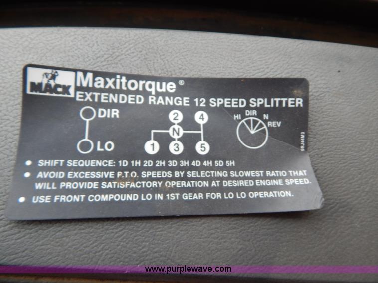 image for item H3448 1997 Mack RD688S dump truck