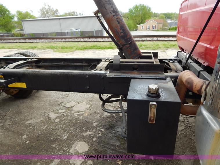 image for item H3448 1997 Mack RD688S dump truck