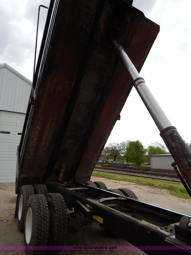 image for item H3448 1997 Mack RD688S dump truck