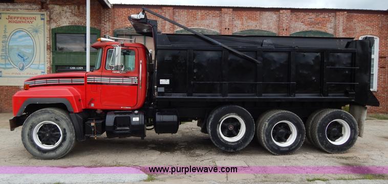 image for item H3449 1996 Mack RD688S triple axle dump truck