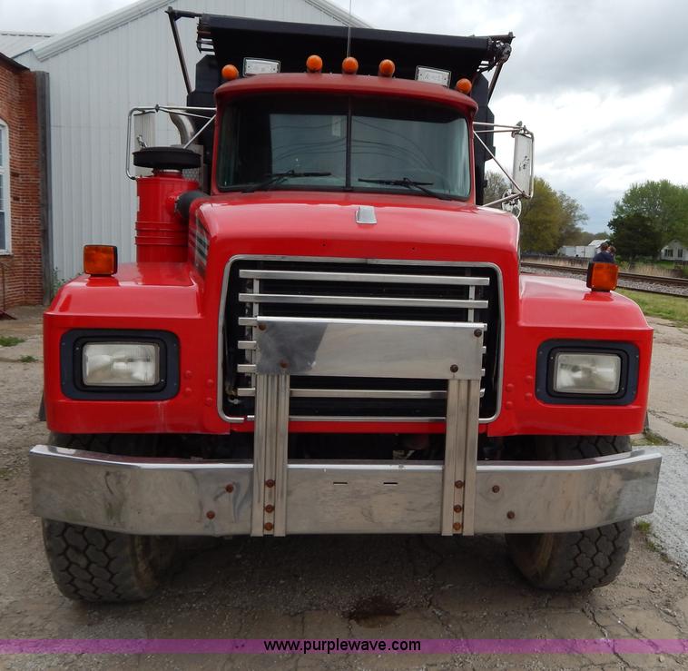 image for item H3449 1996 Mack RD688S triple axle dump truck