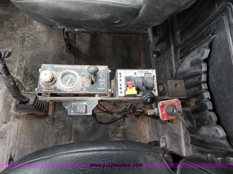 image for item H3449 1996 Mack RD688S triple axle dump truck