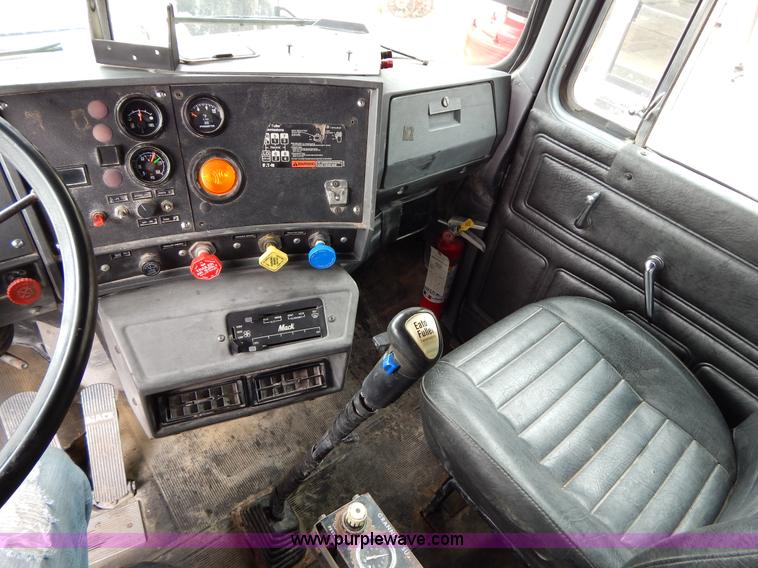 image for item H3449 1996 Mack RD688S triple axle dump truck