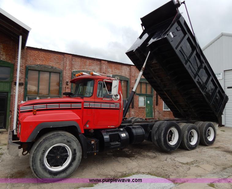 image for item H3449 1996 Mack RD688S triple axle dump truck