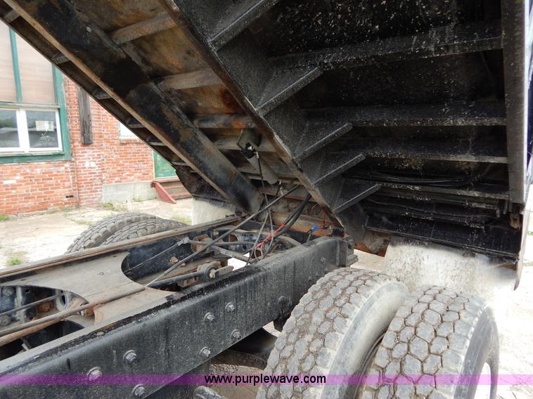 image for item H3449 1996 Mack RD688S triple axle dump truck