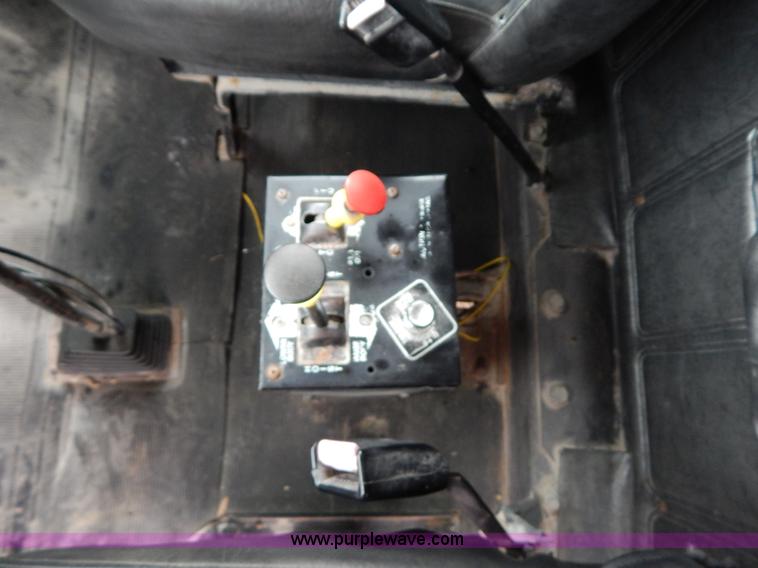 image for item H3450 1993 Mack RD690S triple axle dump truck