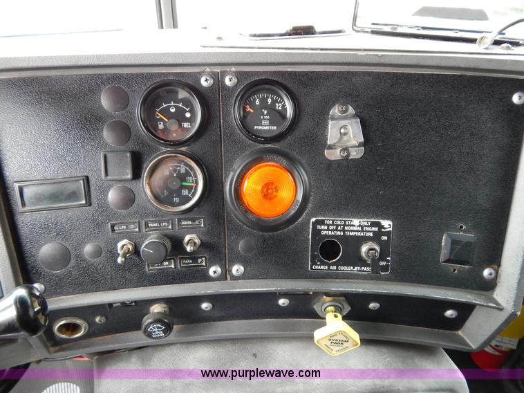 image for item H3450 1993 Mack RD690S triple axle dump truck