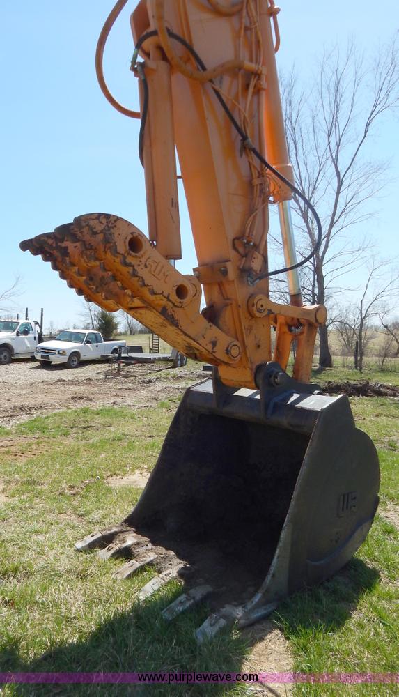 image for item H3456 2005 Case CX330 excavator